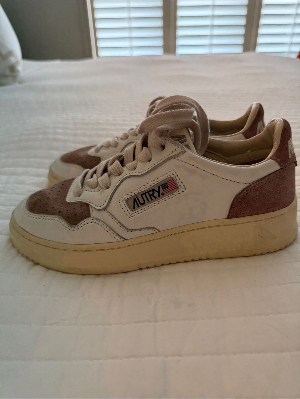 AUTRY Medalist Low Sneaders Blush Pink/ Mauve Suede and White Leather